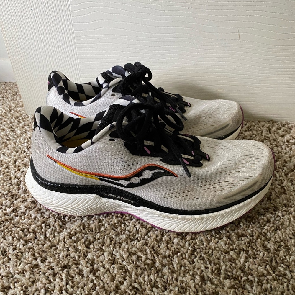 Saucony Women’s Triumph 19 Running Shoes, size 7, color Reverie